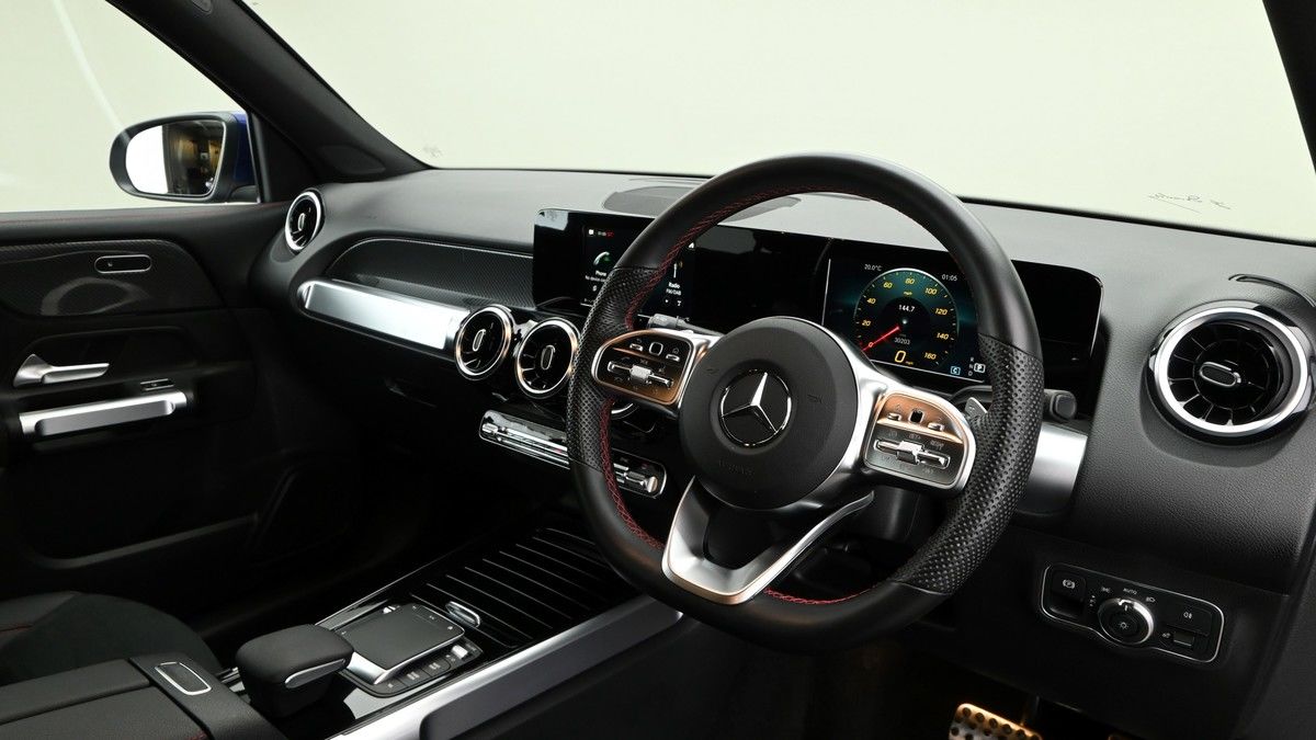 Mercedes-Benz GLB Class Image 3