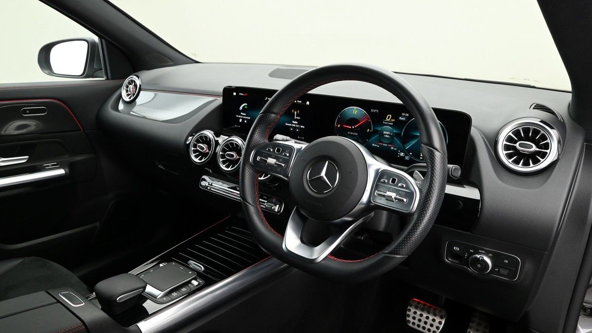 Mercedes-Benz GLA Class Image 3