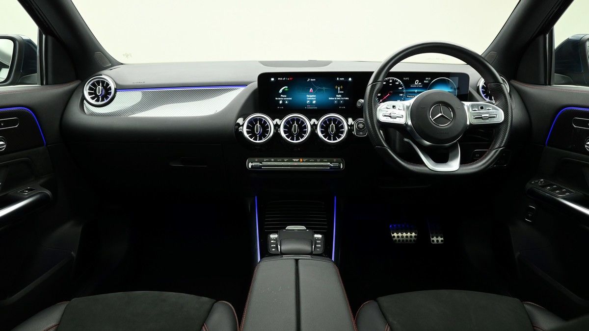 More views of Mercedes-Benz GLA