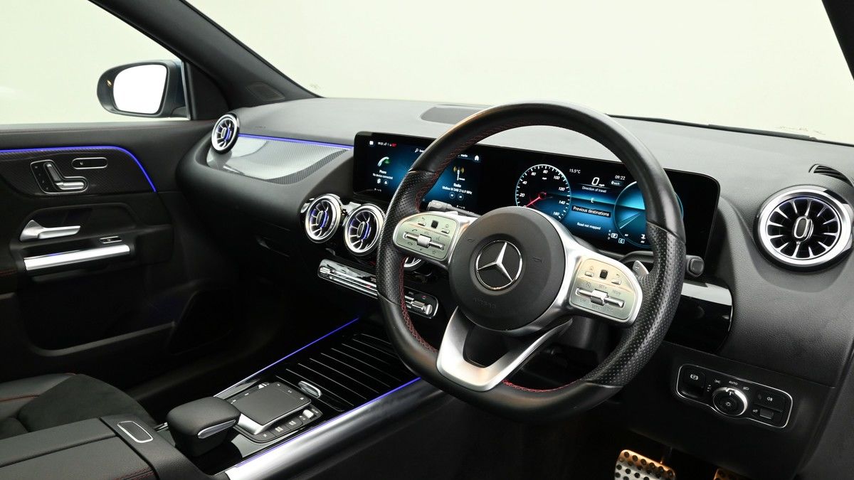 Mercedes-Benz GLA Image 3