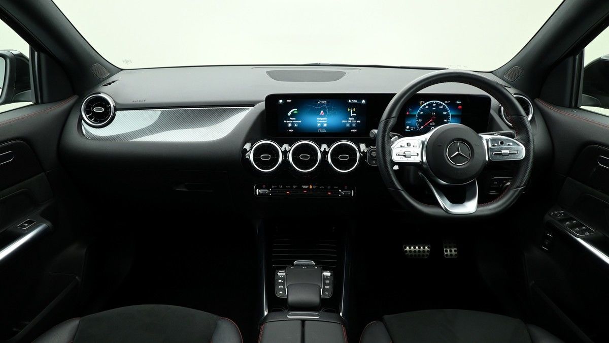 Mercedes-Benz GLA Image 14