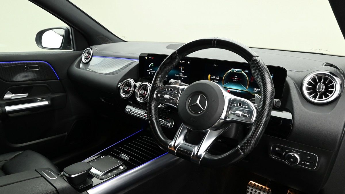 Mercedes-Benz GLA Image 3