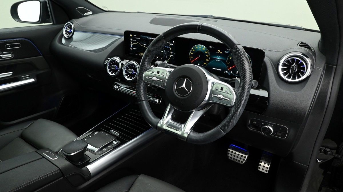 Mercedes-Benz GLA Image 3