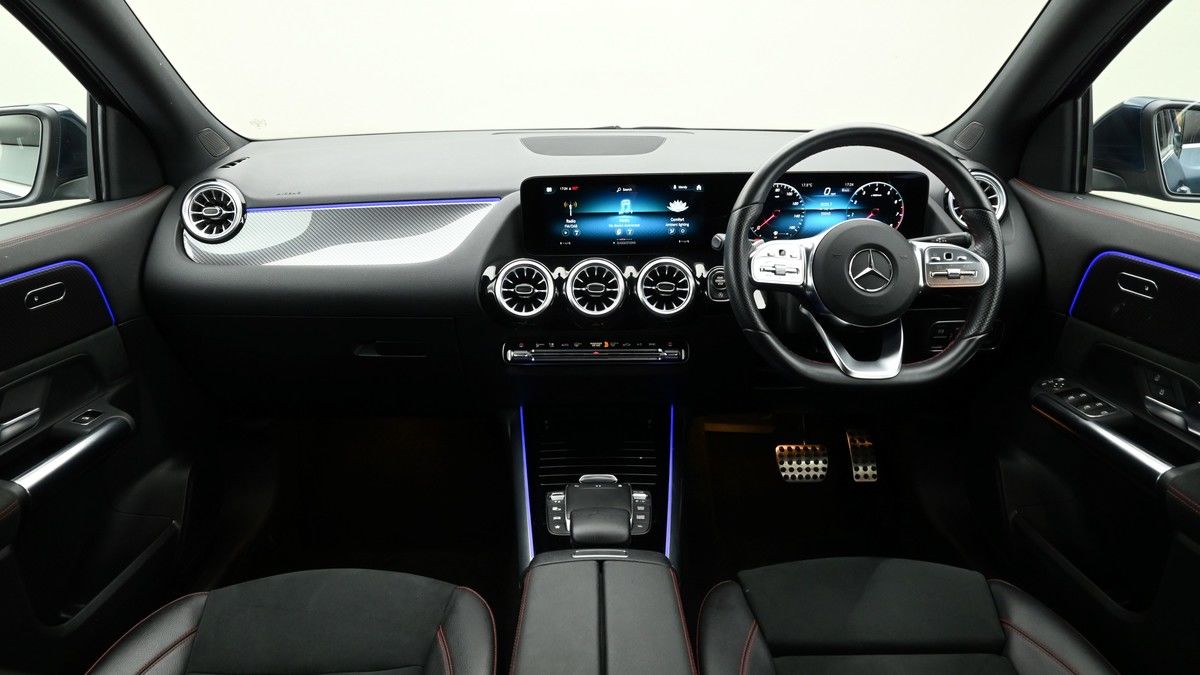 Mercedes-Benz GLA Image 14