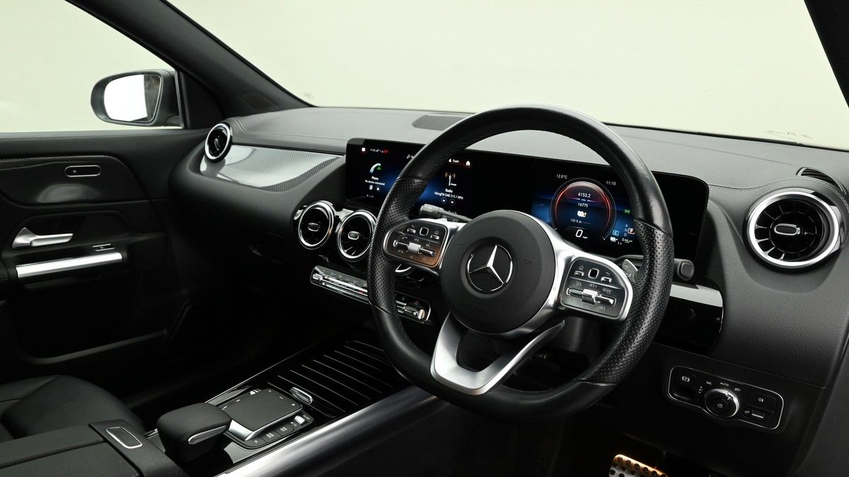 Mercedes-Benz GLA Image 3