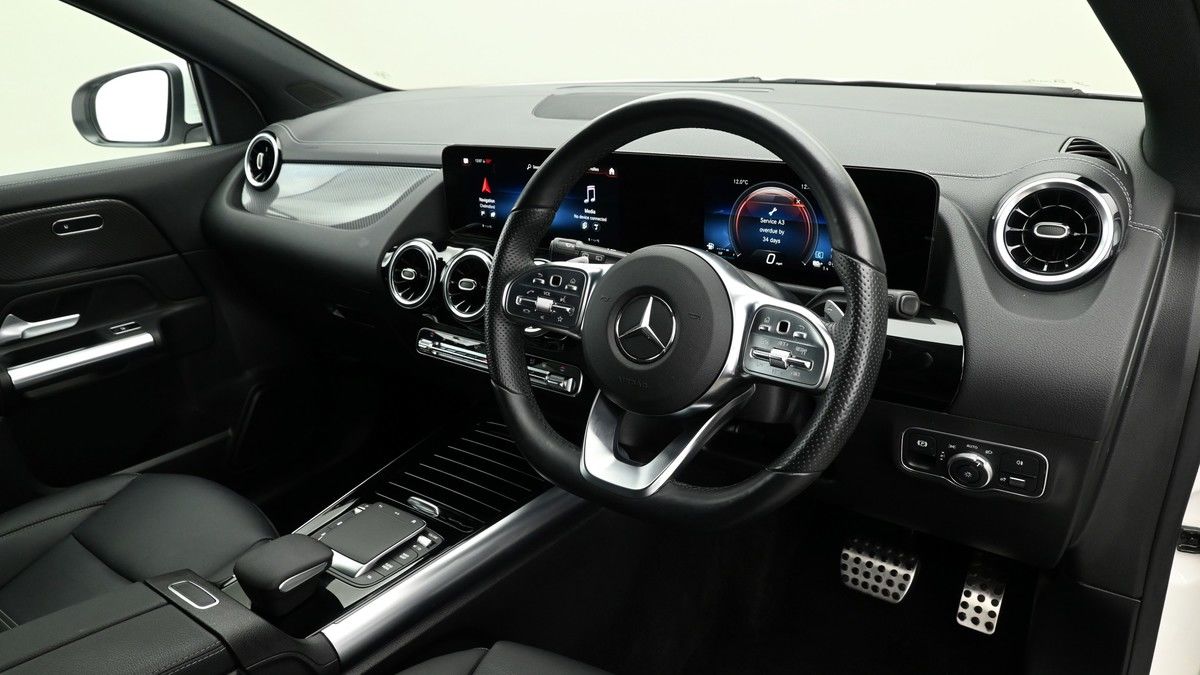 Mercedes-Benz GLA Image 3