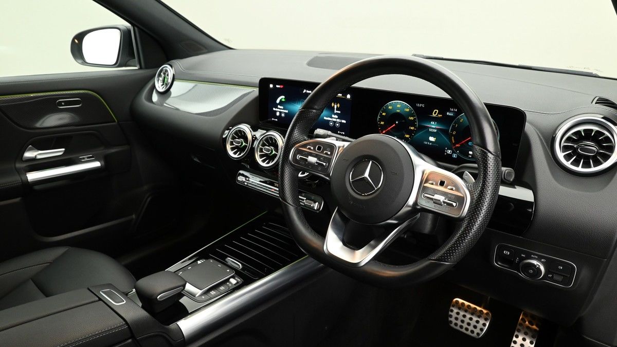 Mercedes-Benz GLA Image 3