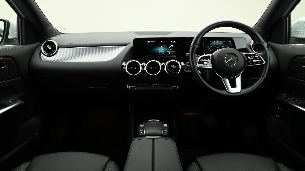 More views of Mercedes-Benz GLA