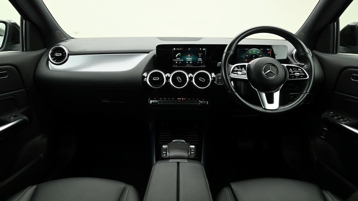 Mercedes-Benz GLA Image 14