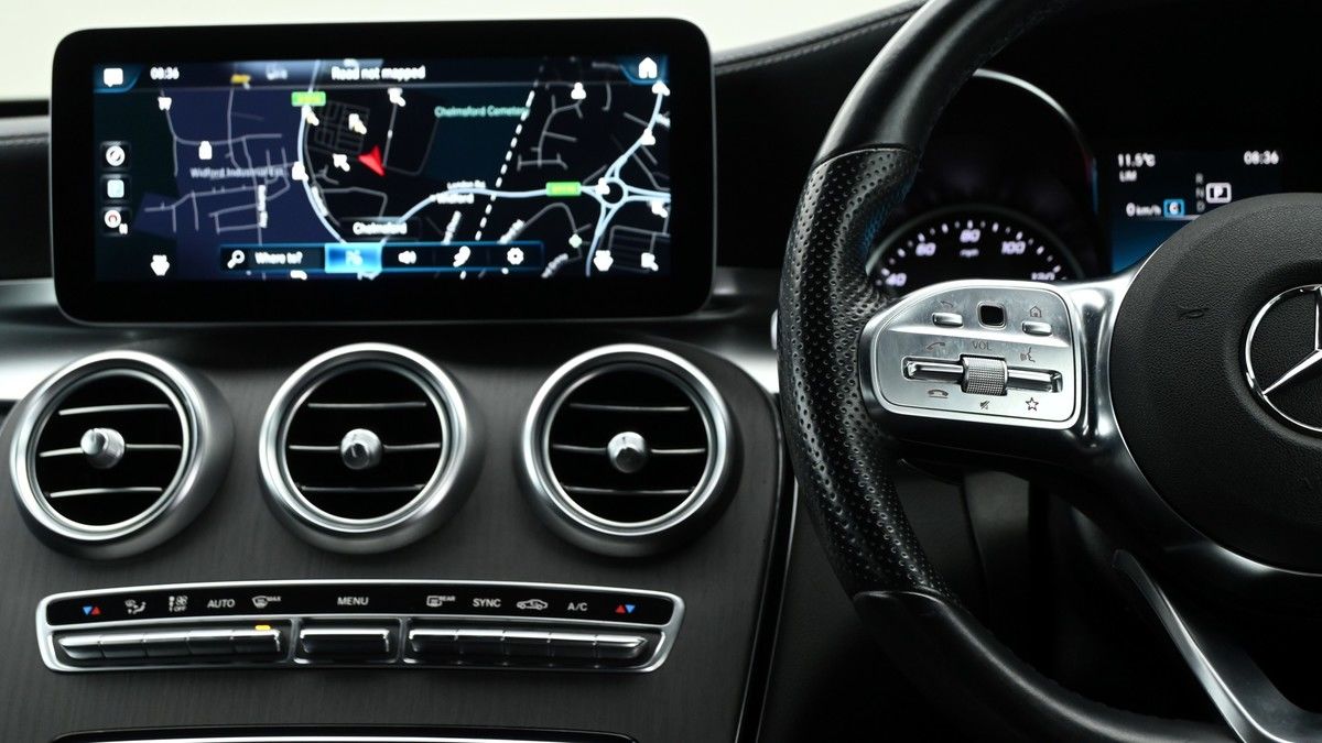 Mercedes-Benz GLC Image 14