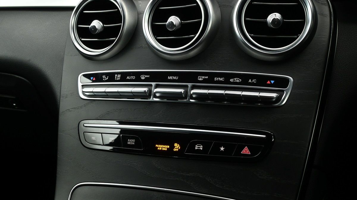 Mercedes-Benz GLC Image 12