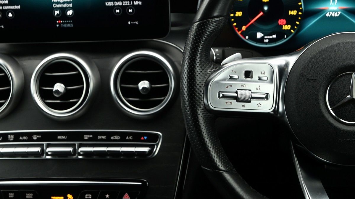 Mercedes-Benz GLC Image 15