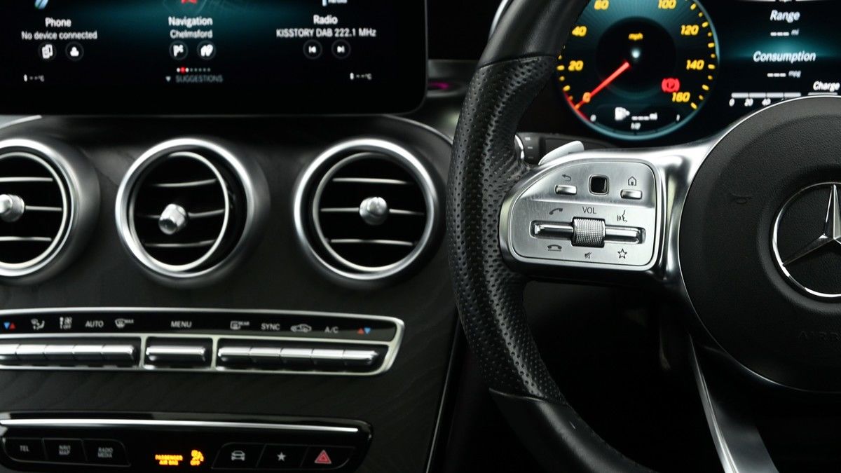 Mercedes-Benz GLC Image 29