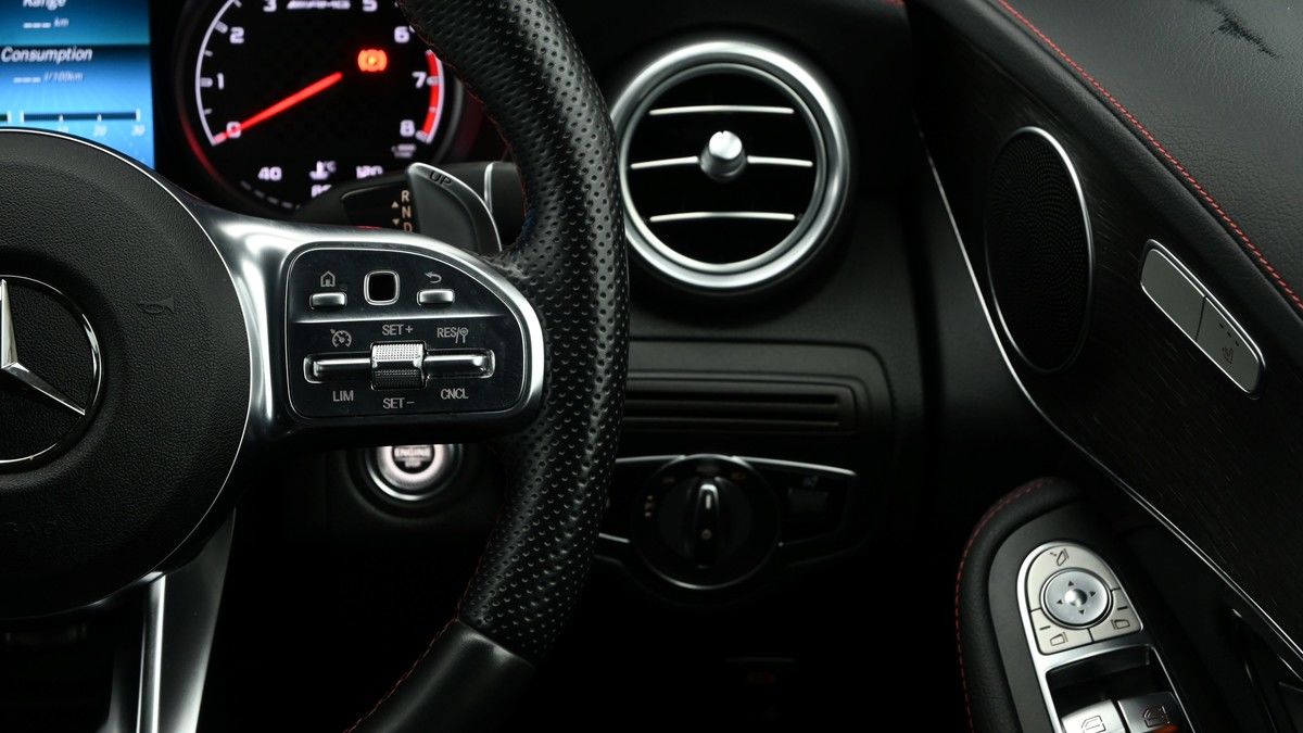 Mercedes-Benz GLC Image 16