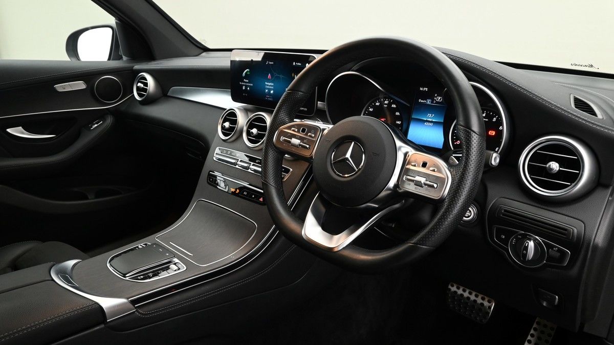 Mercedes-Benz GLC Image 3