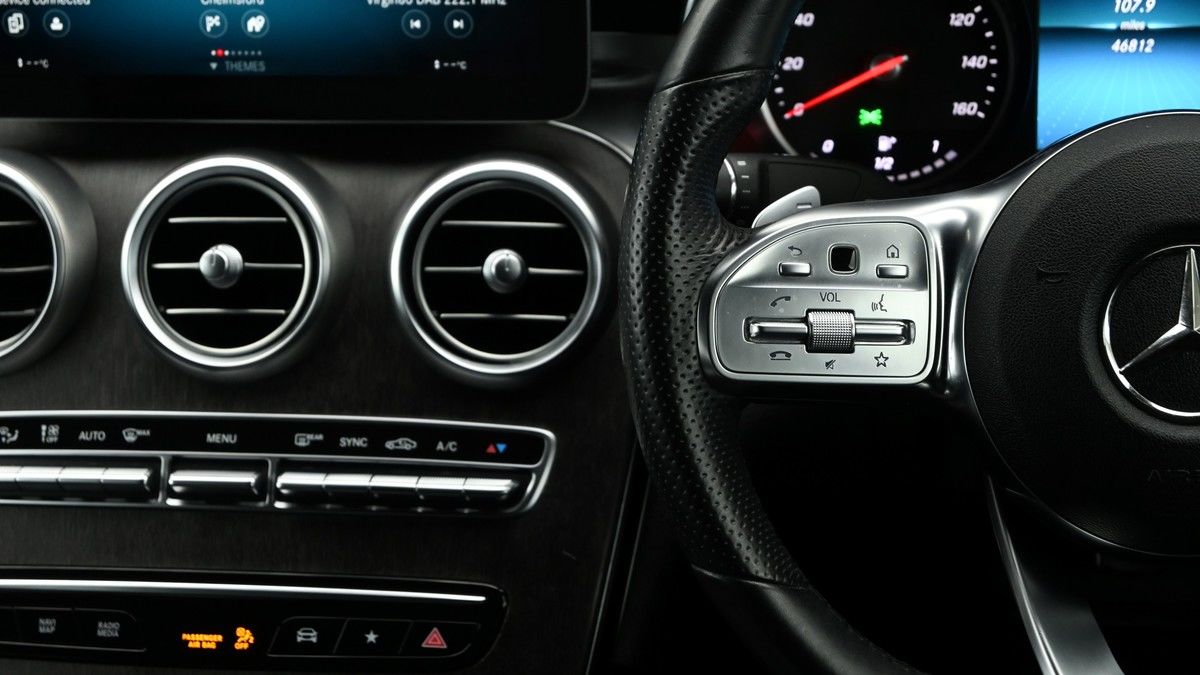 Mercedes-Benz GLC Image 15