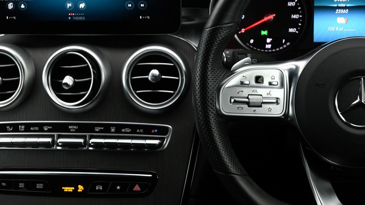 Mercedes-Benz GLC Image 15