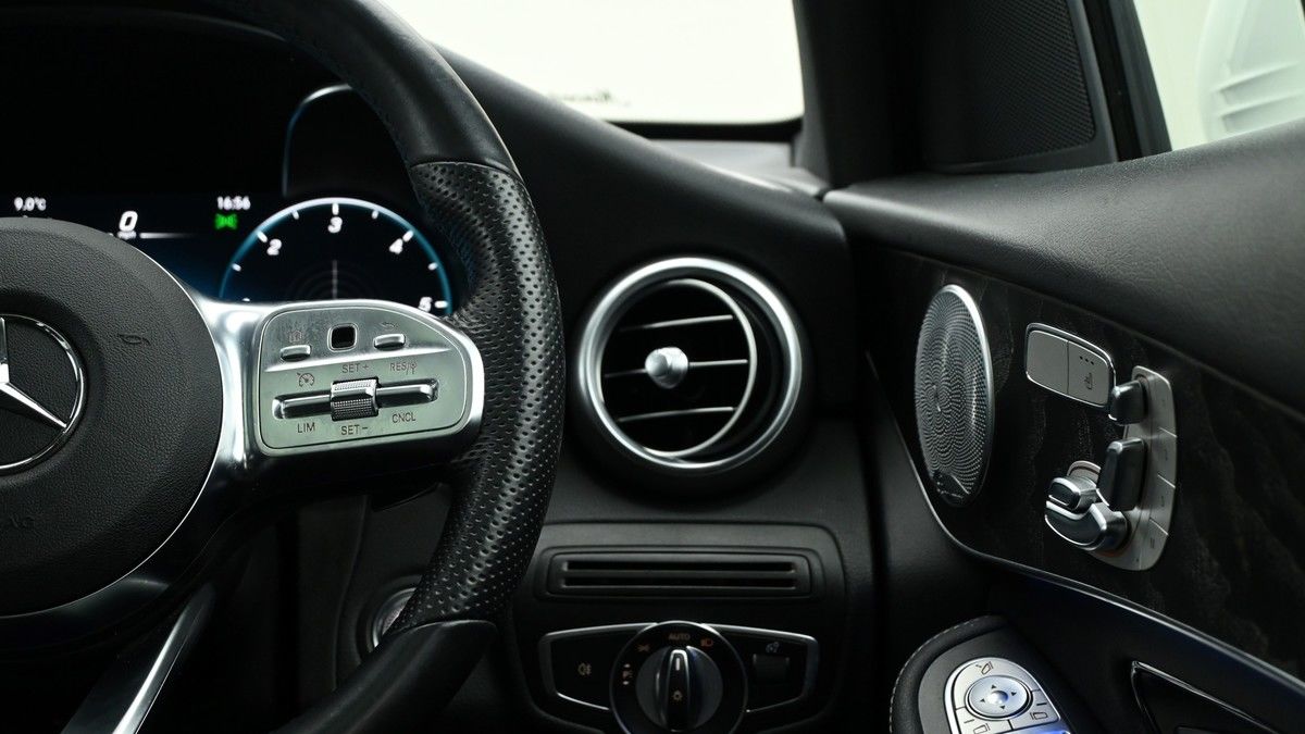 Mercedes-Benz GLC Image 17