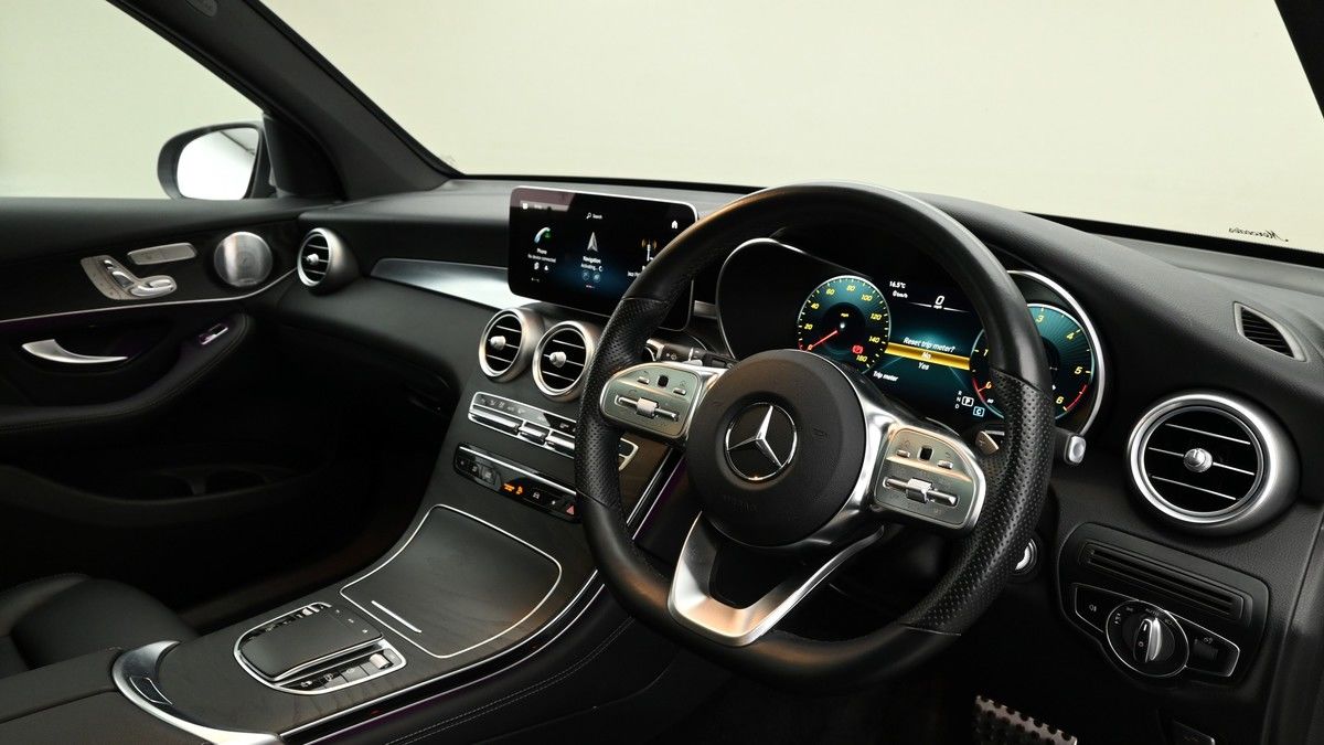 Mercedes-Benz GLC Image 11