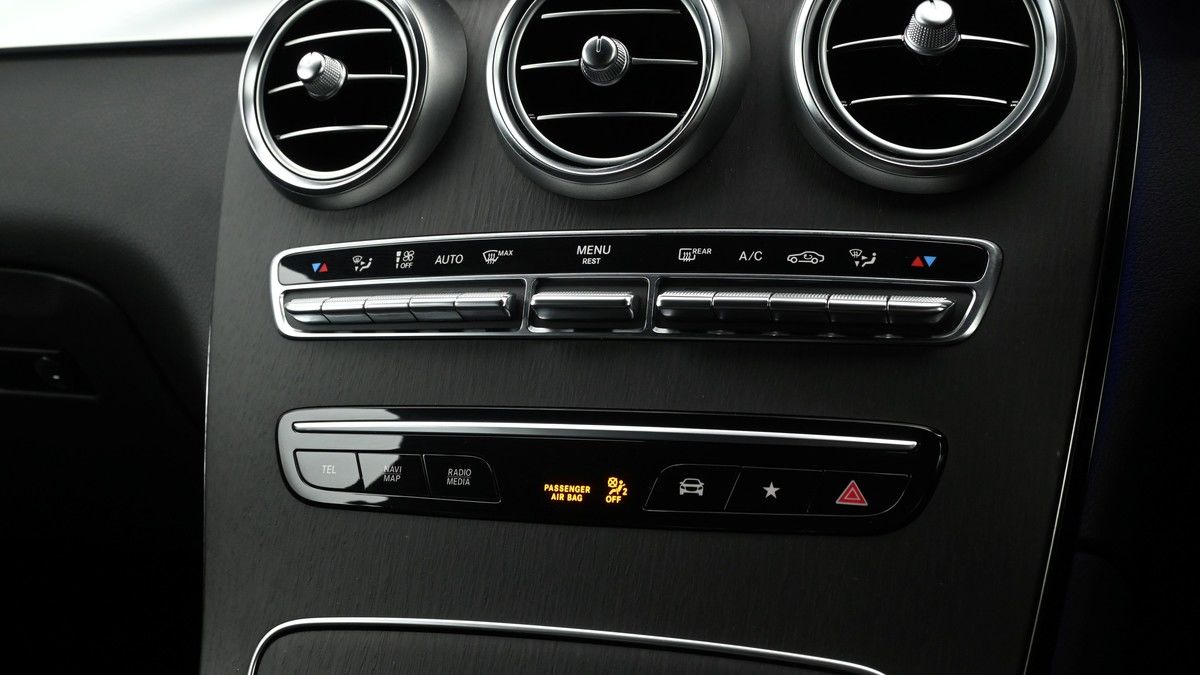 Mercedes-Benz GLC Image 12