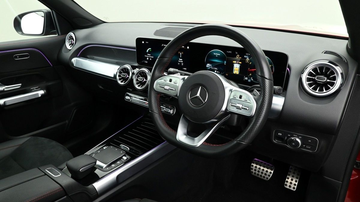 Mercedes-Benz GLB Image 3