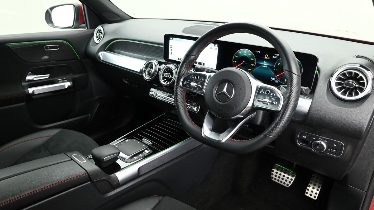 Mercedes-Benz GLB Image 2