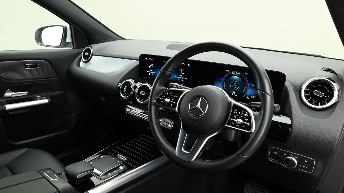 Mercedes-Benz GLA Image 3