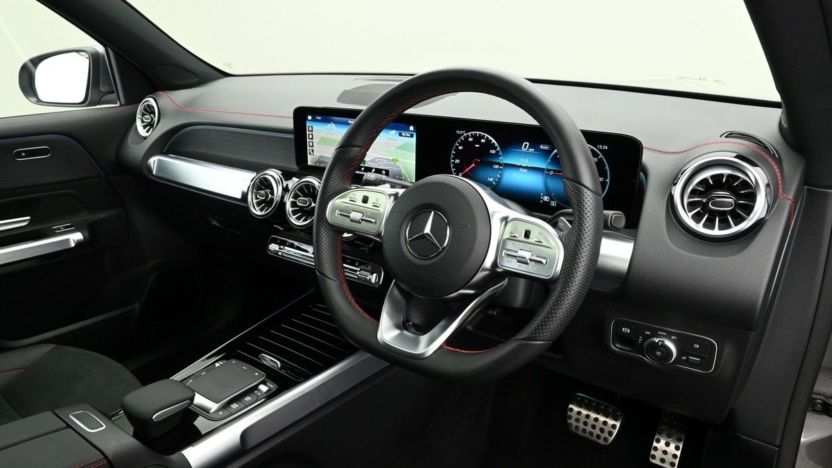 Mercedes-Benz EQB Image 3