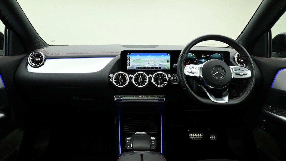 Mercedes-Benz EQA Image 14