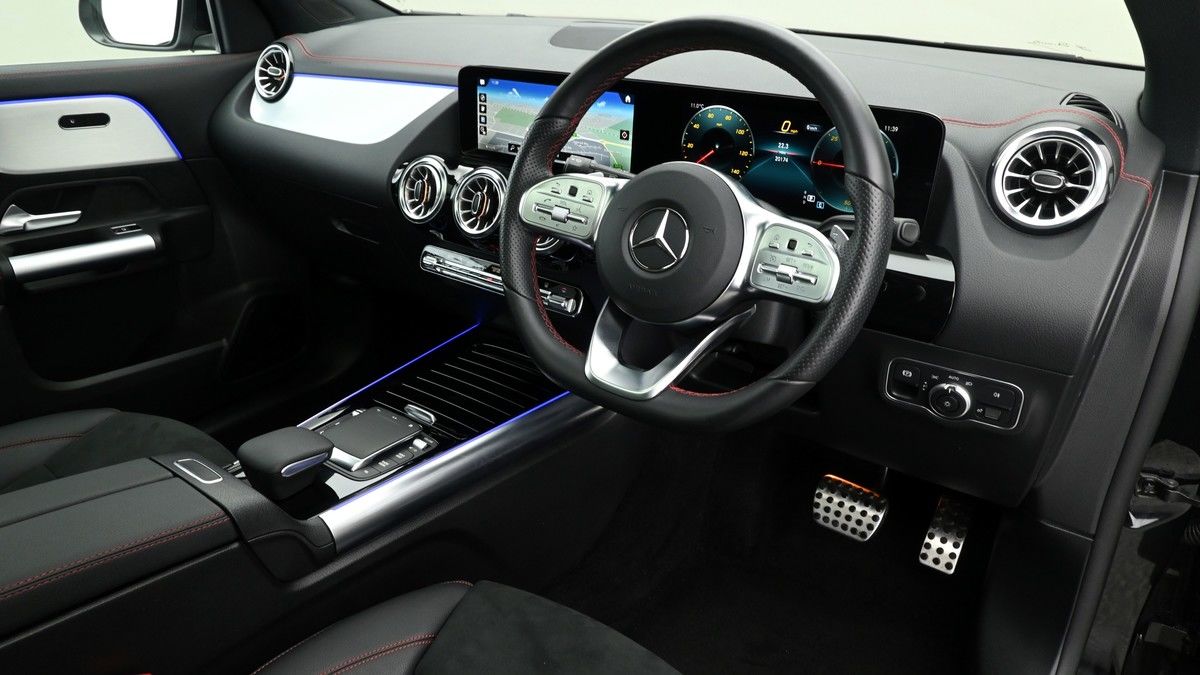 Mercedes-Benz EQA Image 3