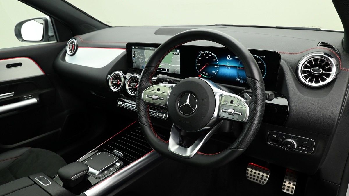 Mercedes-Benz EQA Image 3