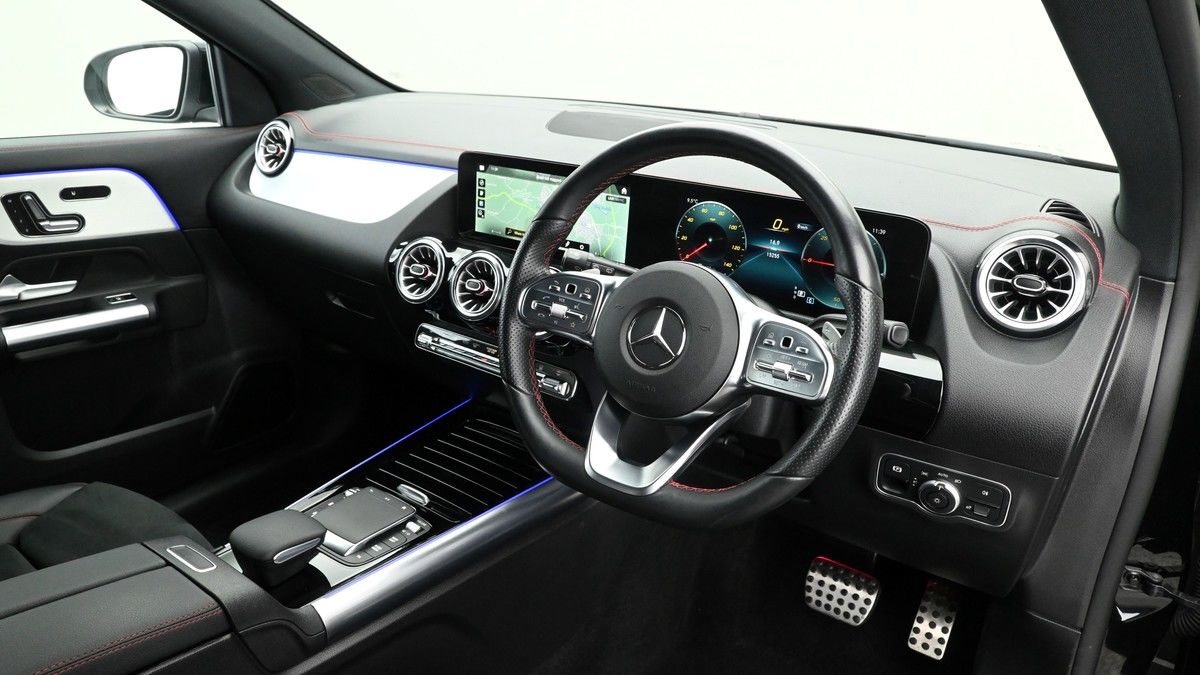 Mercedes-Benz EQA Image 2