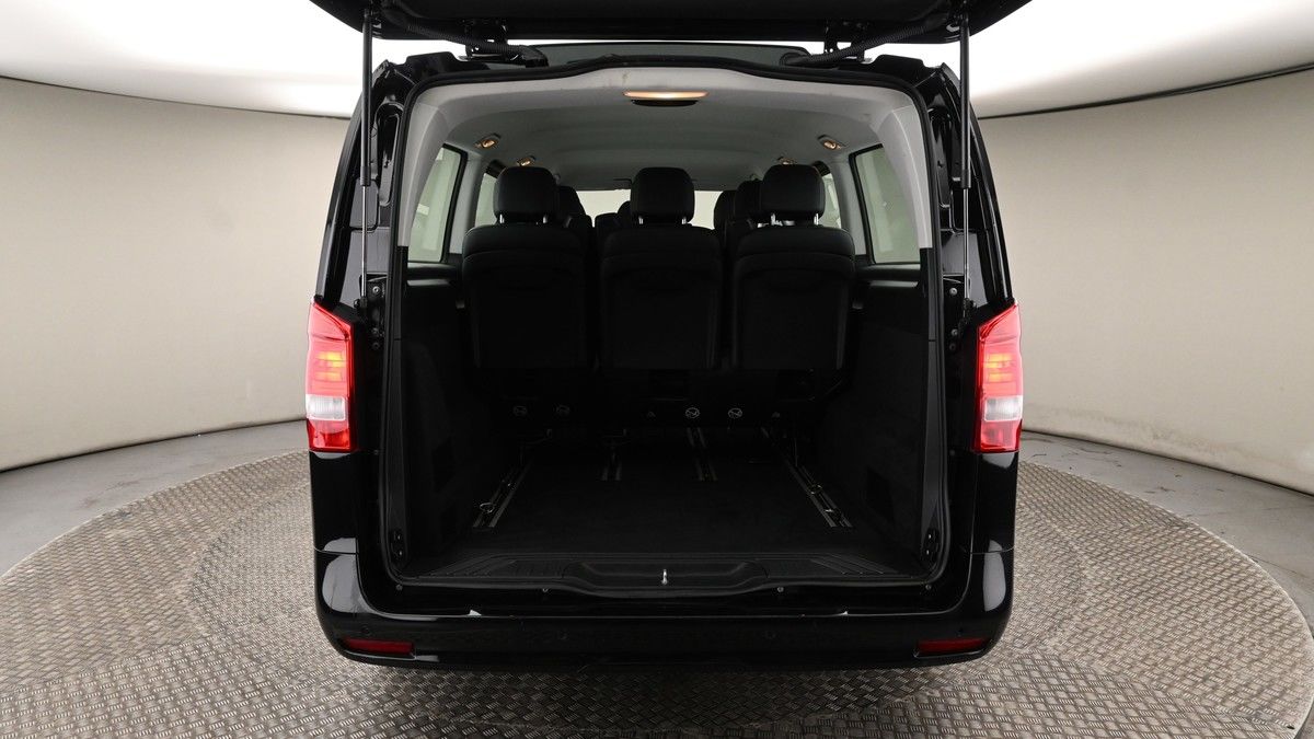 More views of Mercedes-Benz Vito