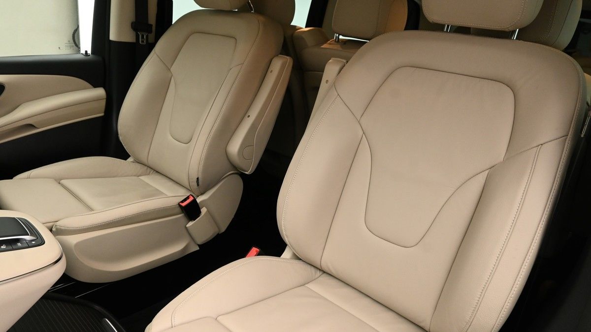 More views of Mercedes-Benz V Class