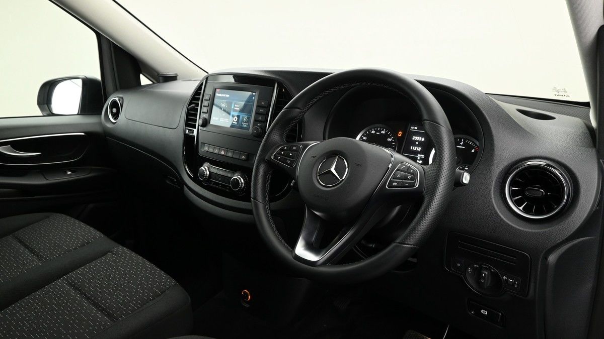 More views of Mercedes-Benz Vito