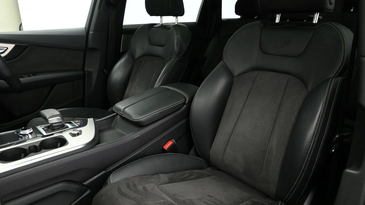 Audi Q7 Image 4