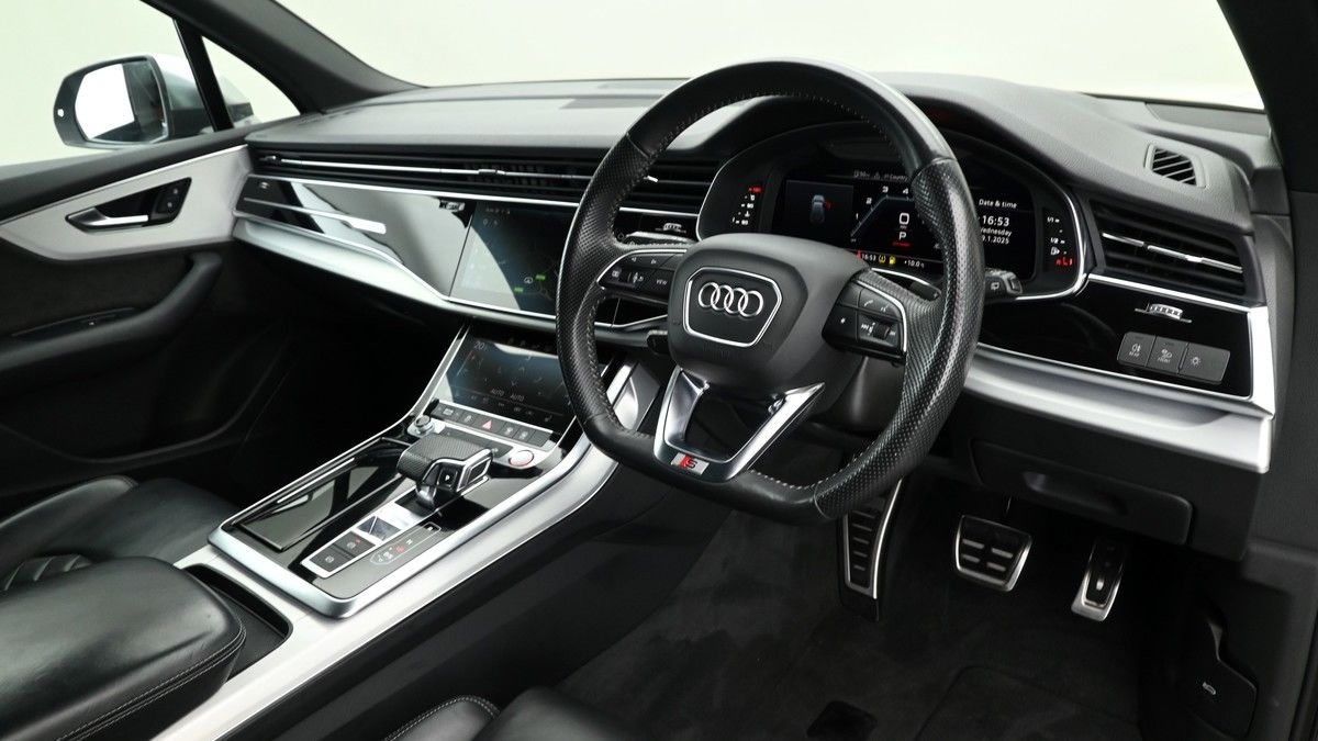 Audi SQ7 Image 2