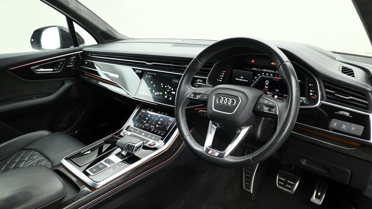 Audi SQ7 Image 3