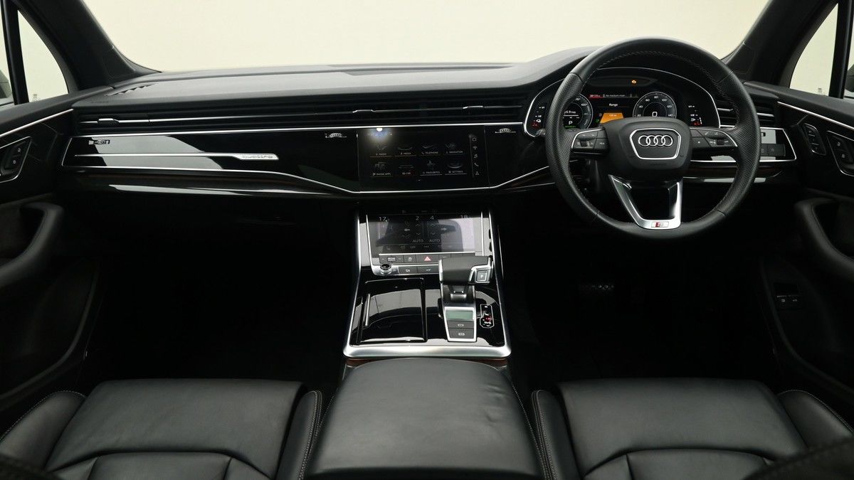 More views of Audi Q7