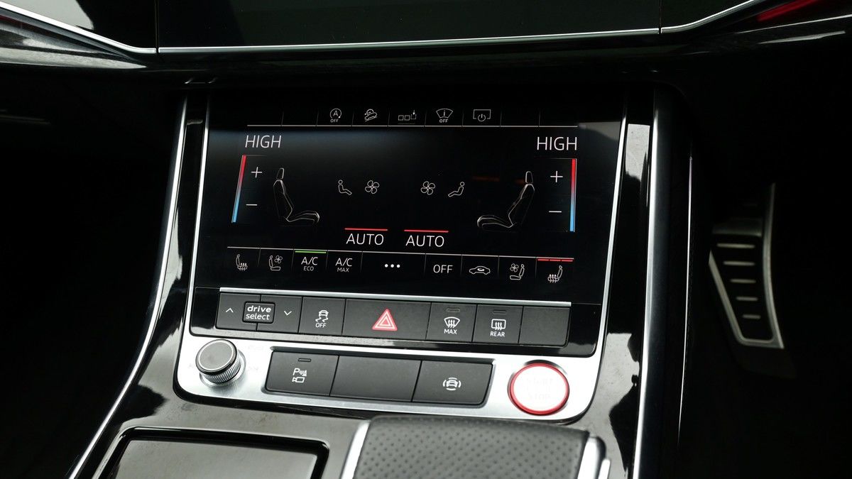 Audi SQ7 Image 12