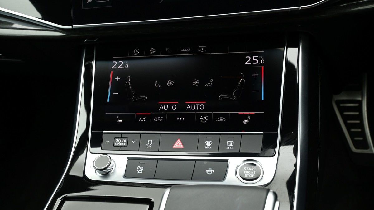 More views of Audi Q7