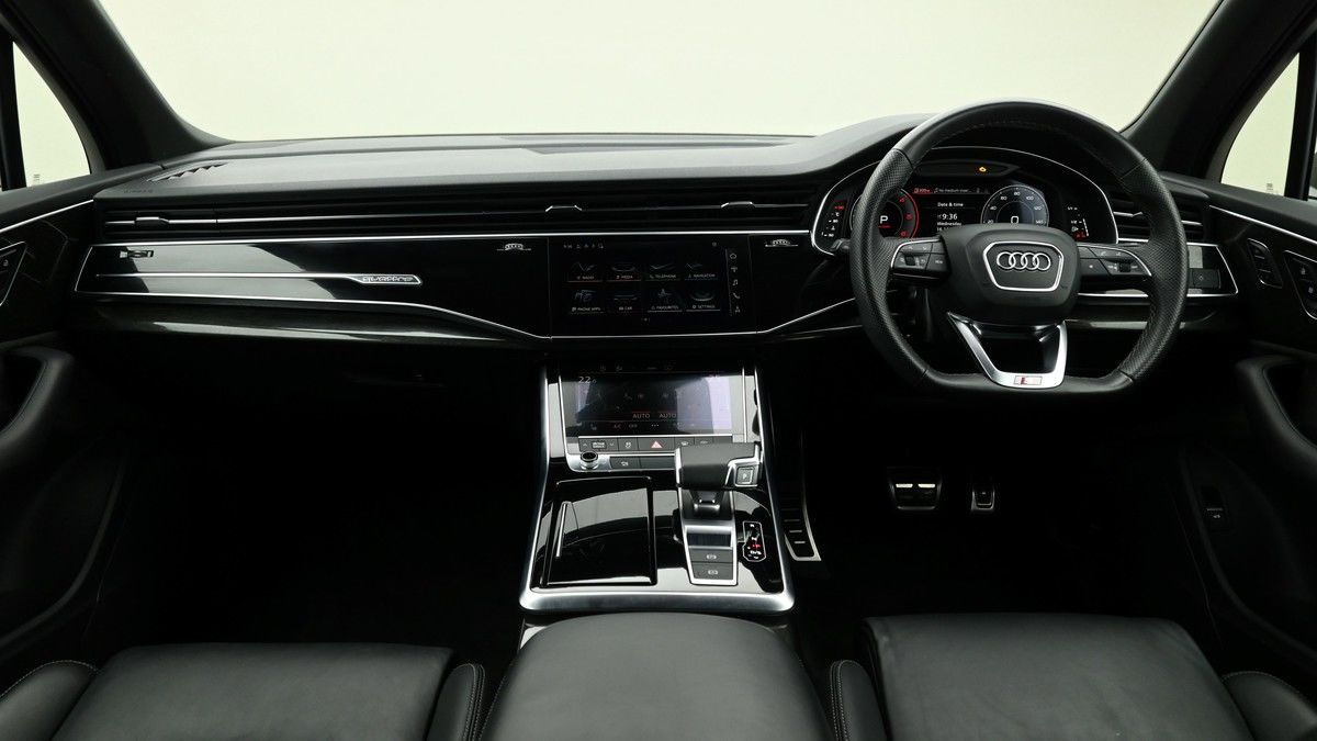 More views of Audi Q7