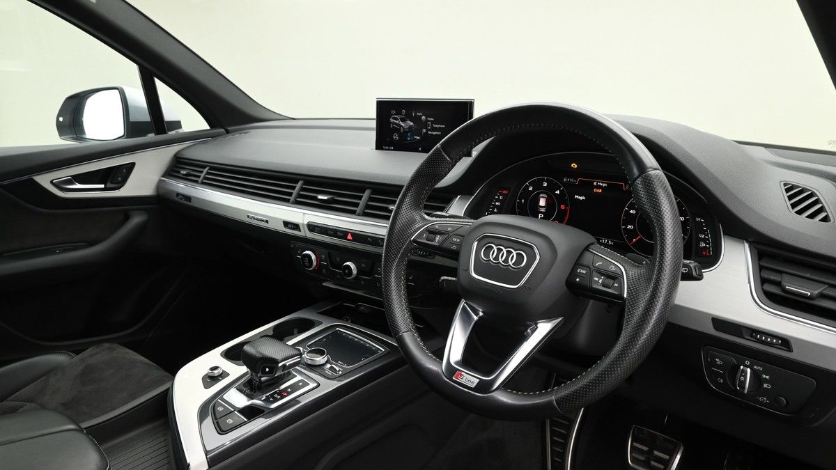 Audi Q7 Image 3