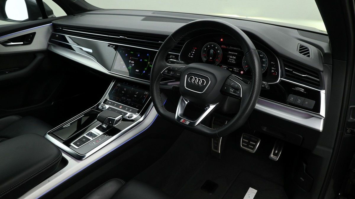 More views of Audi Q7