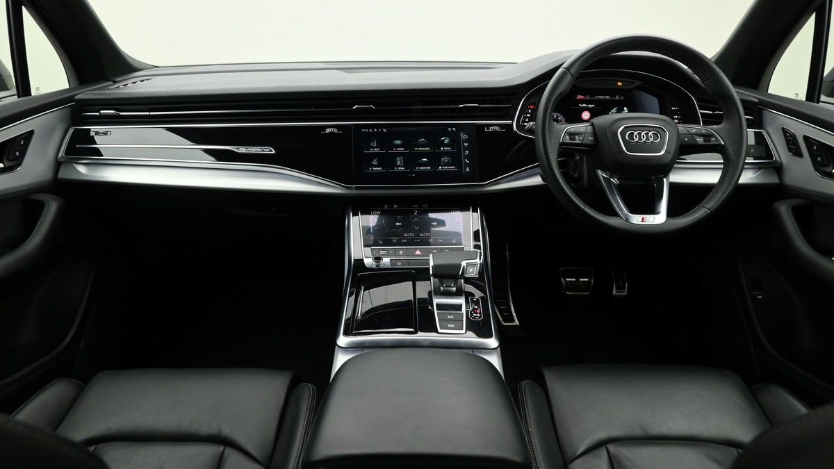 More views of Audi Q7