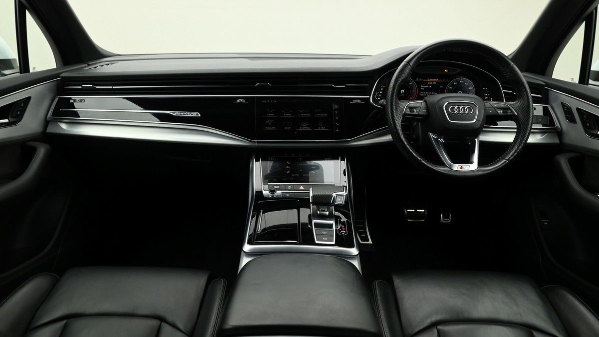 More views of Audi Q7