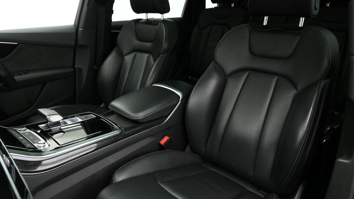 Audi Q7 Image 4