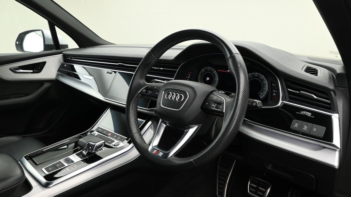 Audi Q7 Image 3