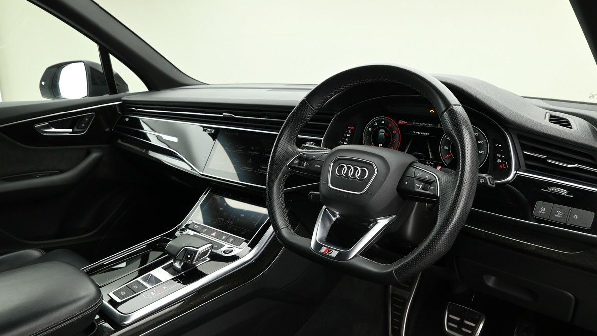 Audi Q7 Image 3