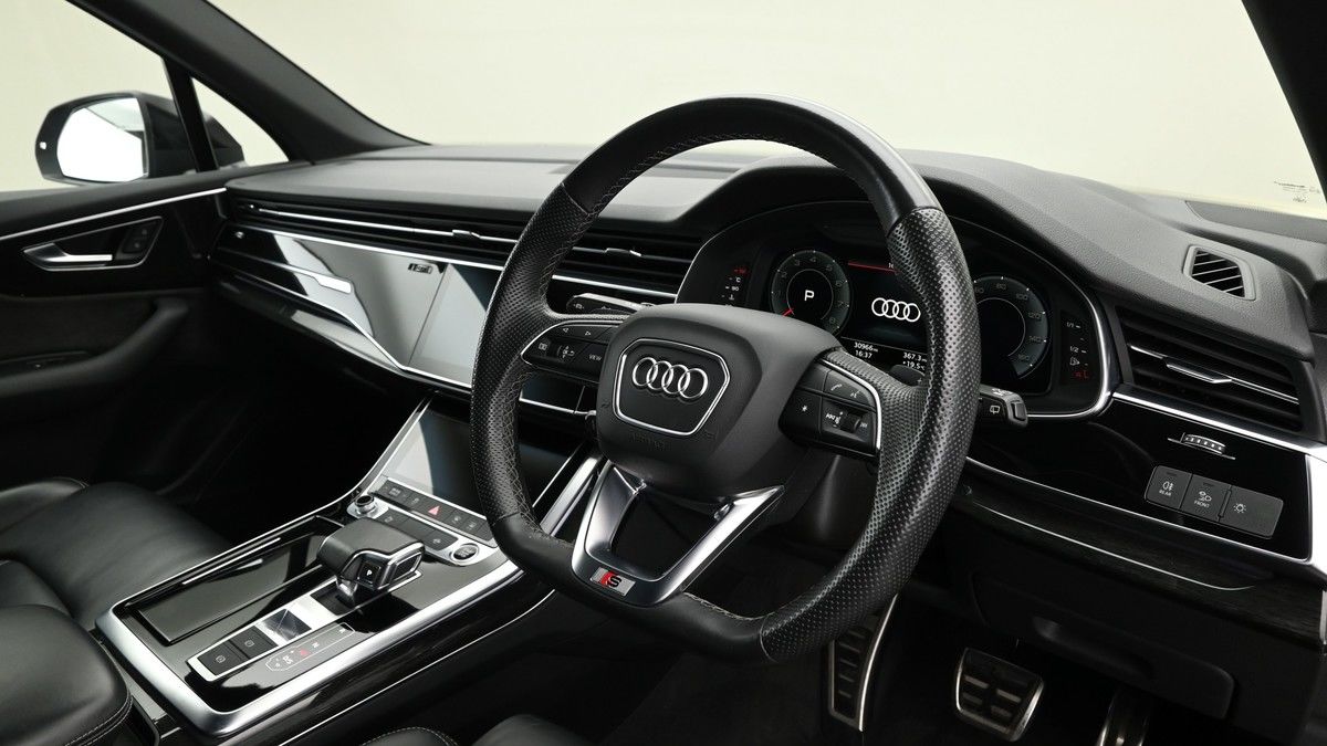 Audi Q7 Image 3